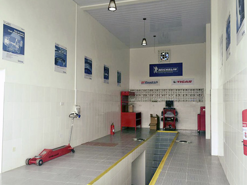 One of our two service bays.